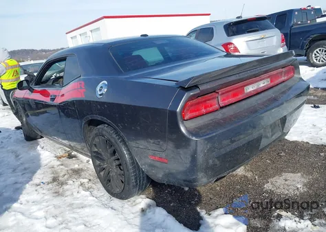 2013 Dodge Challenger R/T Classic z USA, uszkodzony, nr VIN 2C3CDYBT6DH579329